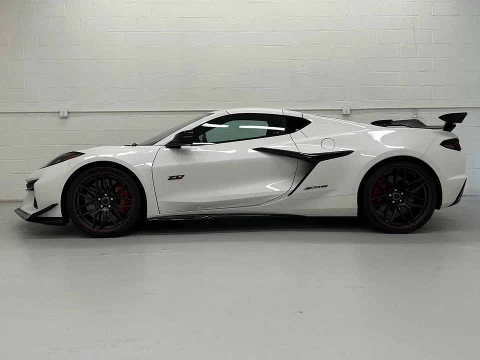 2023 Chevrolet Corvette C8 Z06 - Image 3 of 31