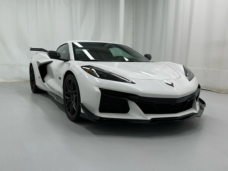 2023 Chevrolet Corvette C8 Z06 - Image 2 of 31