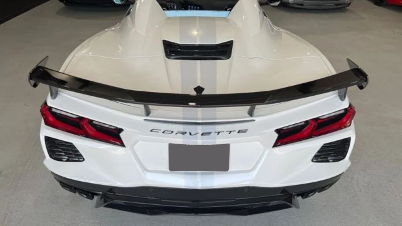 2023 Chevrolet Corvette C8 - Image 8 of 10