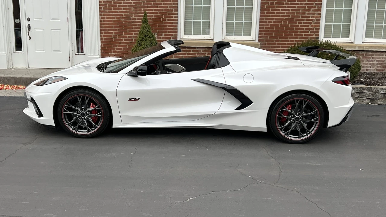 2023 Chevrolet Corvette C8 - Image 2 of 12