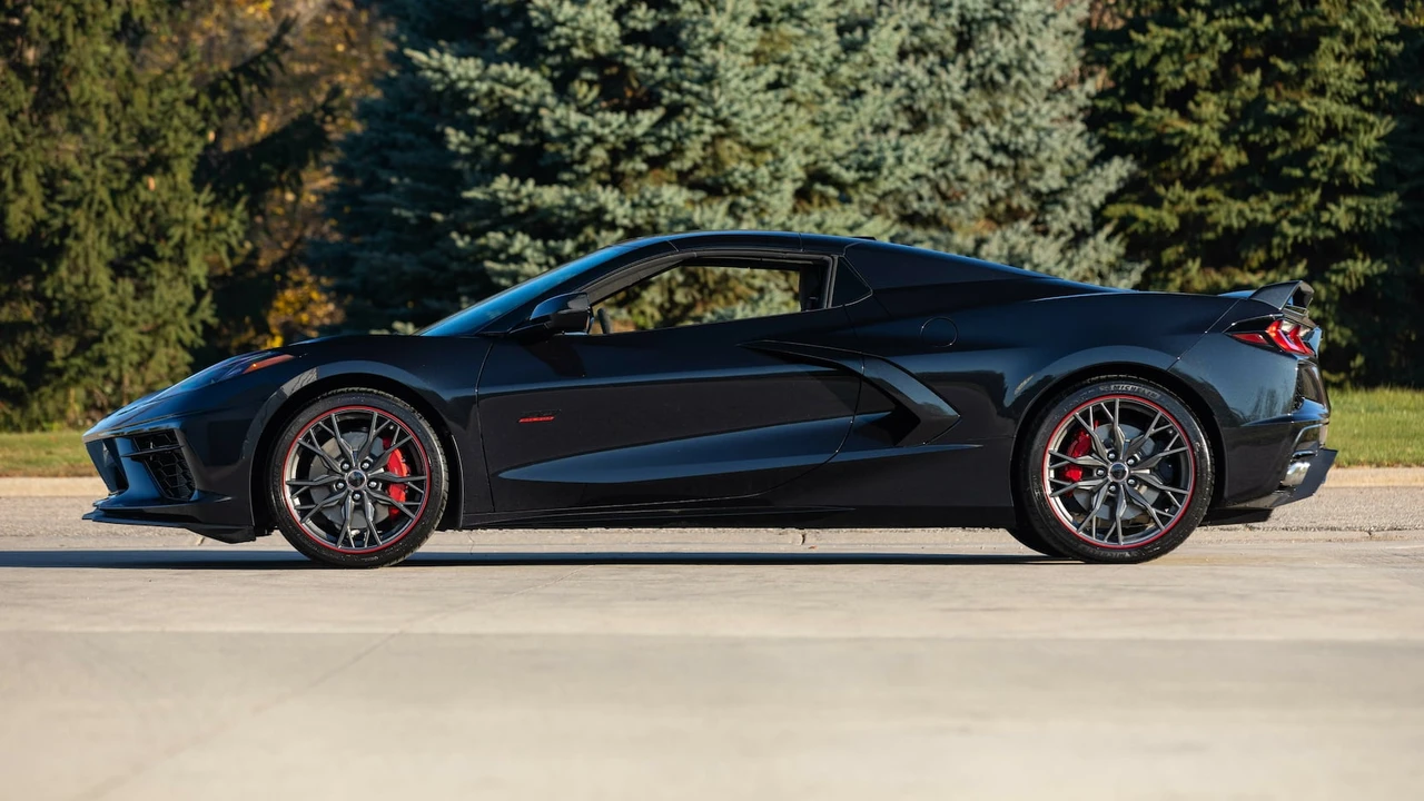 2023 Chevrolet Corvette C8 - Image 2 of 29