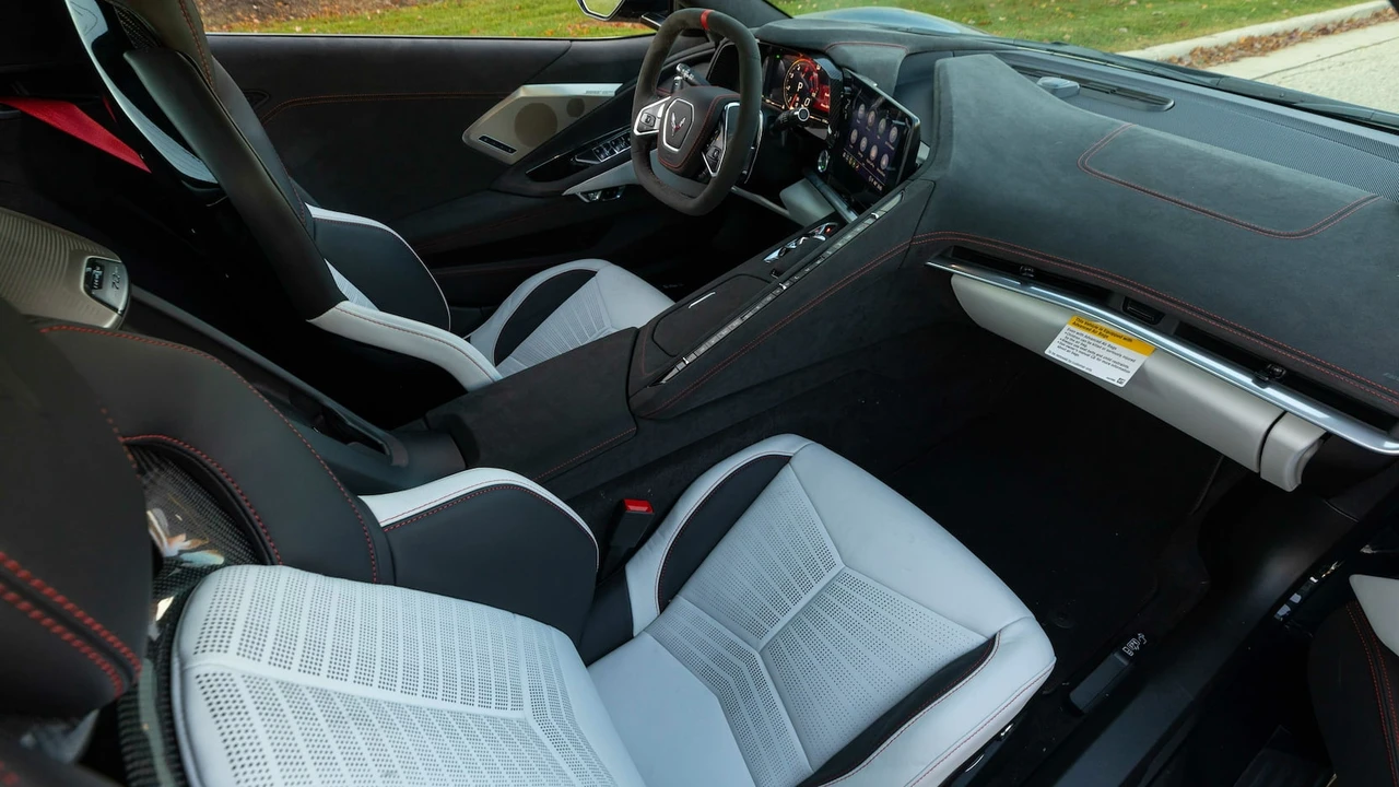 2023 Chevrolet Corvette C8 - Image 5 of 29