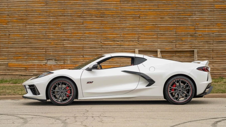 2023 Chevrolet Corvette C8 - Image 2 of 15