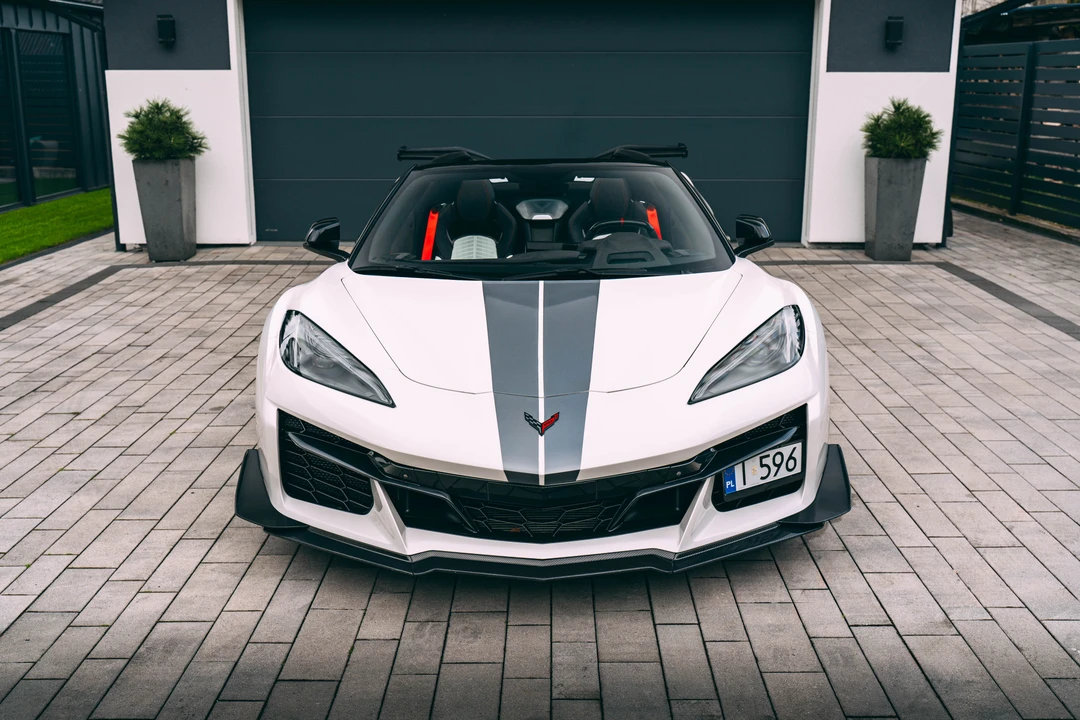 2023 Chevrolet Corvette C8 Z06 - Image 2 of 31