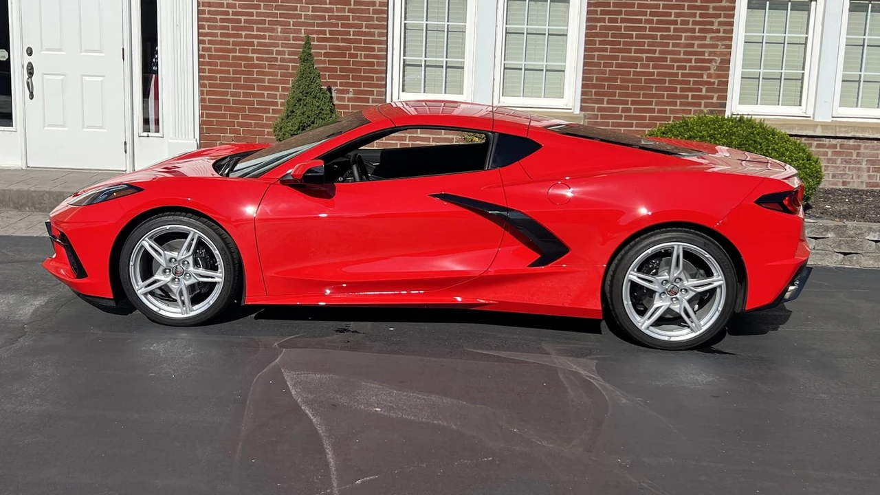 2023 Chevrolet Corvette C8 - Image 2 of 9
