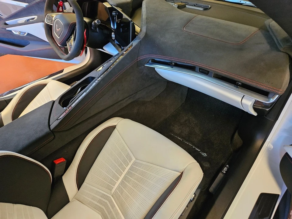 2023 Chevrolet Corvette C8 - Image 18 of 21