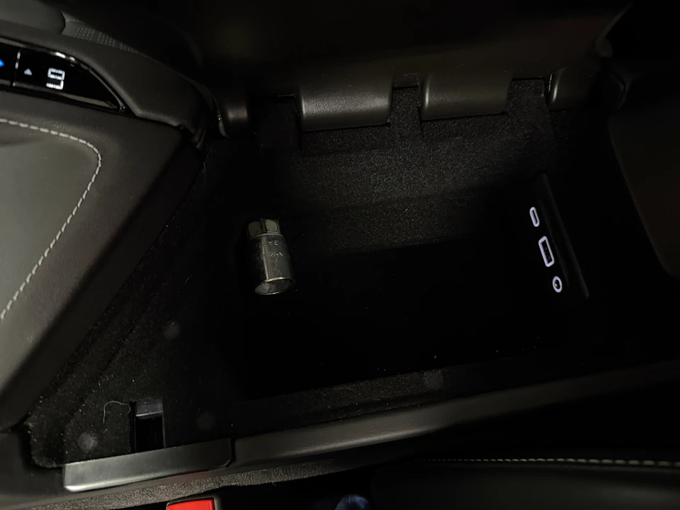 2023 Chevrolet Corvette C8 - Image 19 of 31