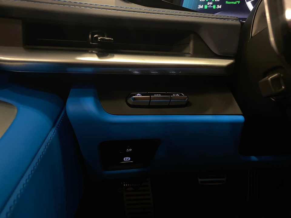 2023 Chevrolet Corvette C8 - Image 10 of 31