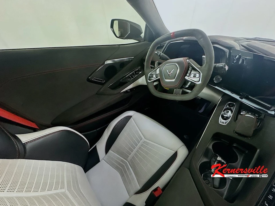 2023 Chevrolet Corvette C8 - Image 9 of 24