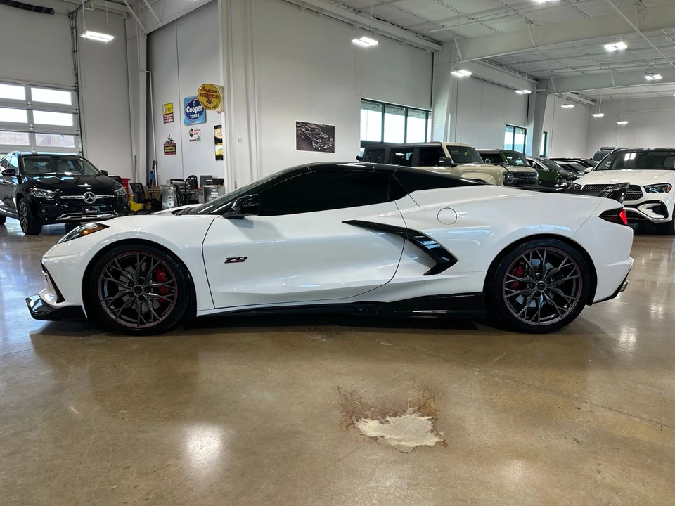 2023 Chevrolet Corvette C8 - Image 8 of 31