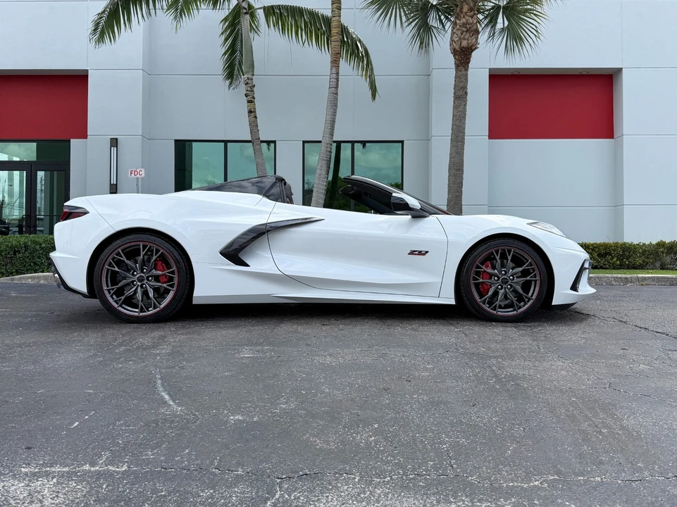 2023 Chevrolet Corvette C8 - Image 2 of 31