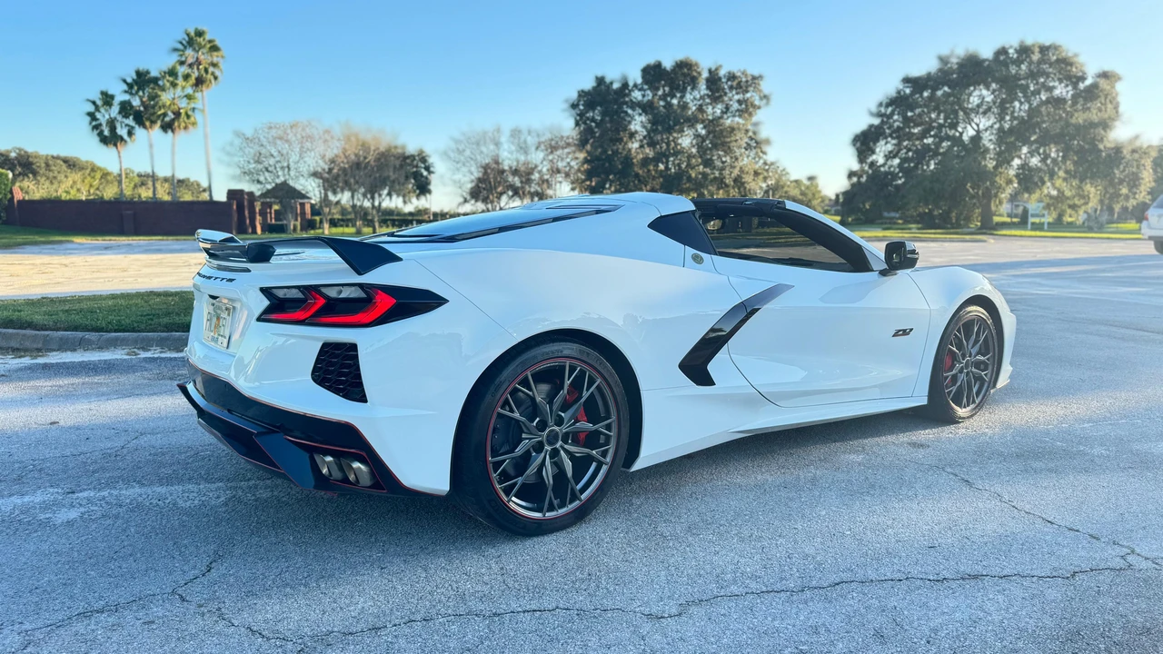 2023 Chevrolet Corvette C8 - Image 15 of 31