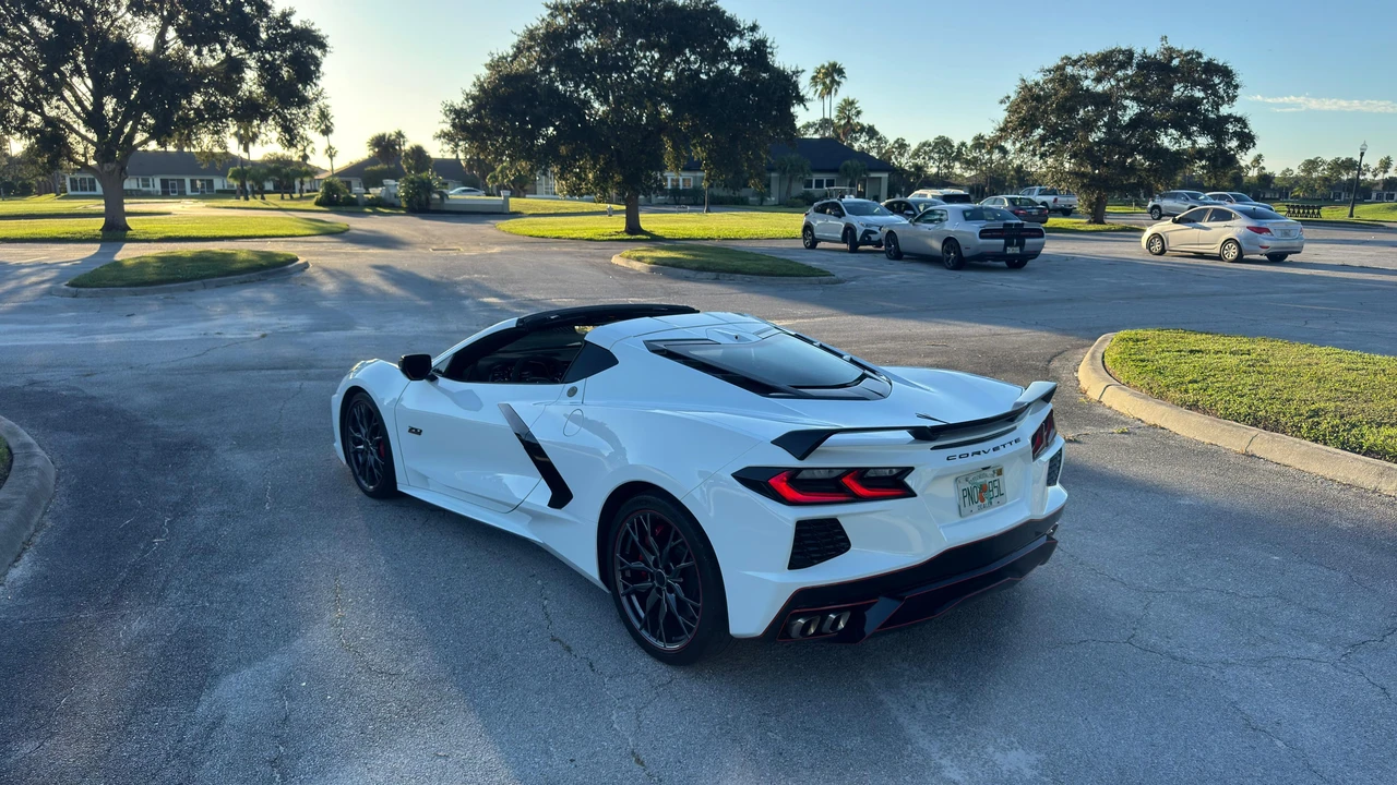 2023 Chevrolet Corvette C8 - Image 11 of 31