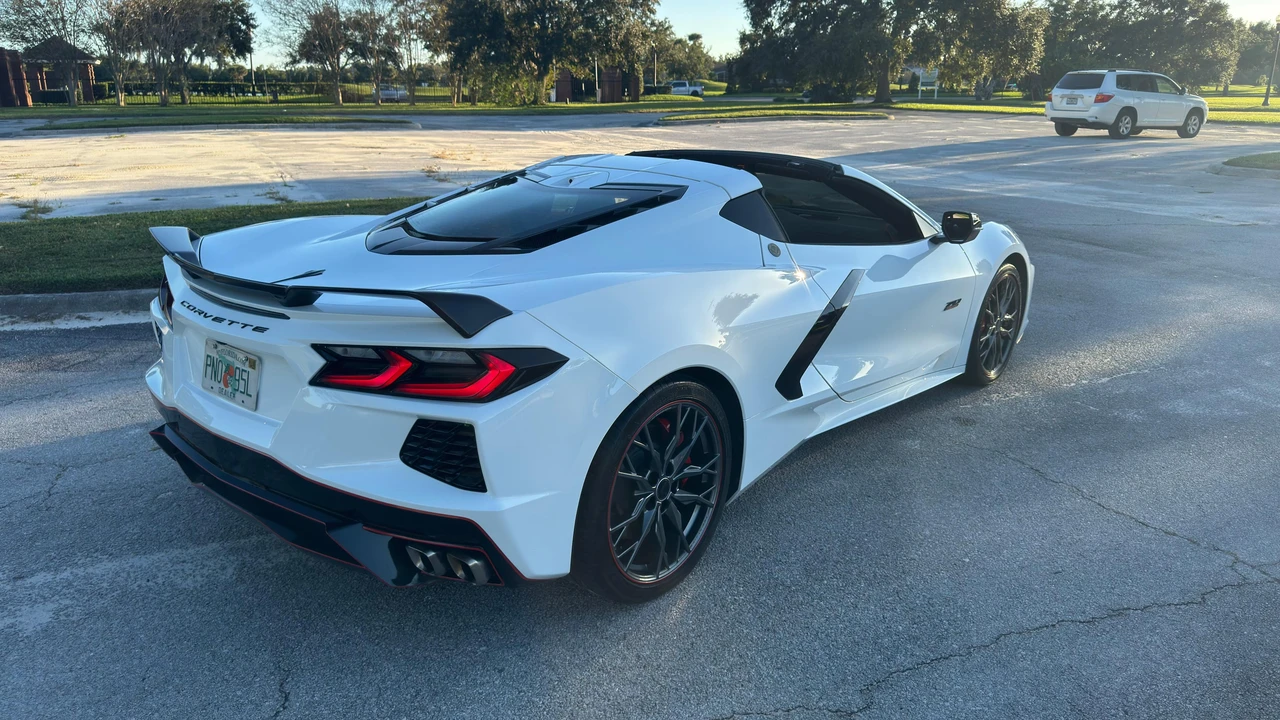 2023 Chevrolet Corvette C8 - Image 14 of 31