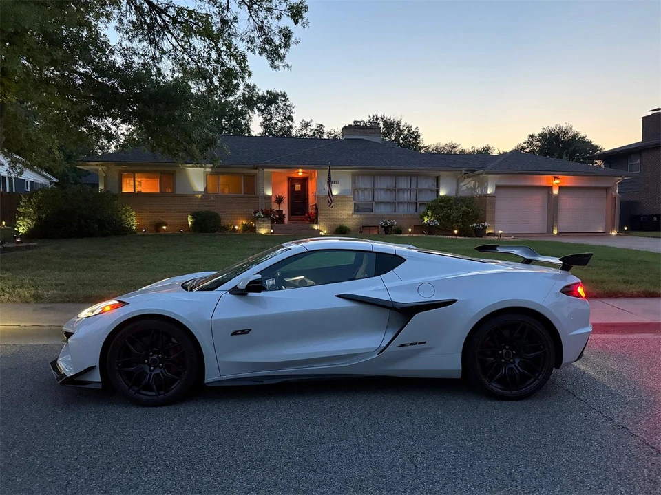 2023 Chevrolet Corvette C8 Z06 - Image 14 of 31