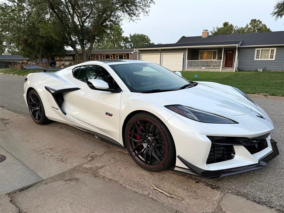 2023 Chevrolet Corvette C8 Z06 - Image 7 of 31