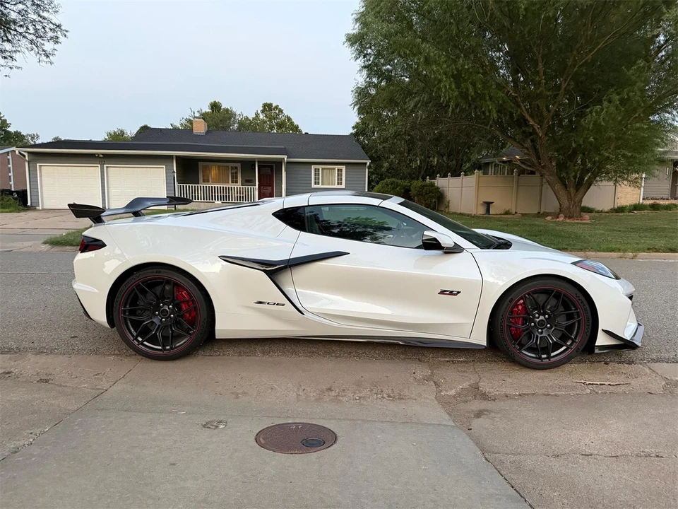 2023 Chevrolet Corvette C8 Z06 - Image 12 of 31