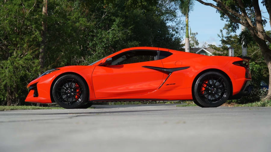 2023 Chevrolet Corvette C8 Z06 - Image 2 of 27
