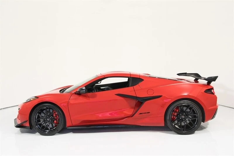 2023 Chevrolet Corvette C8 Z06 - Image 5 of 31