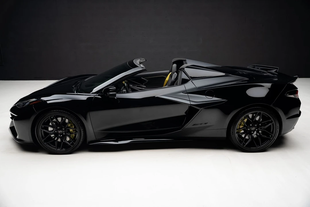 2023 Chevrolet Corvette C8 Z06 - Image 18 of 31