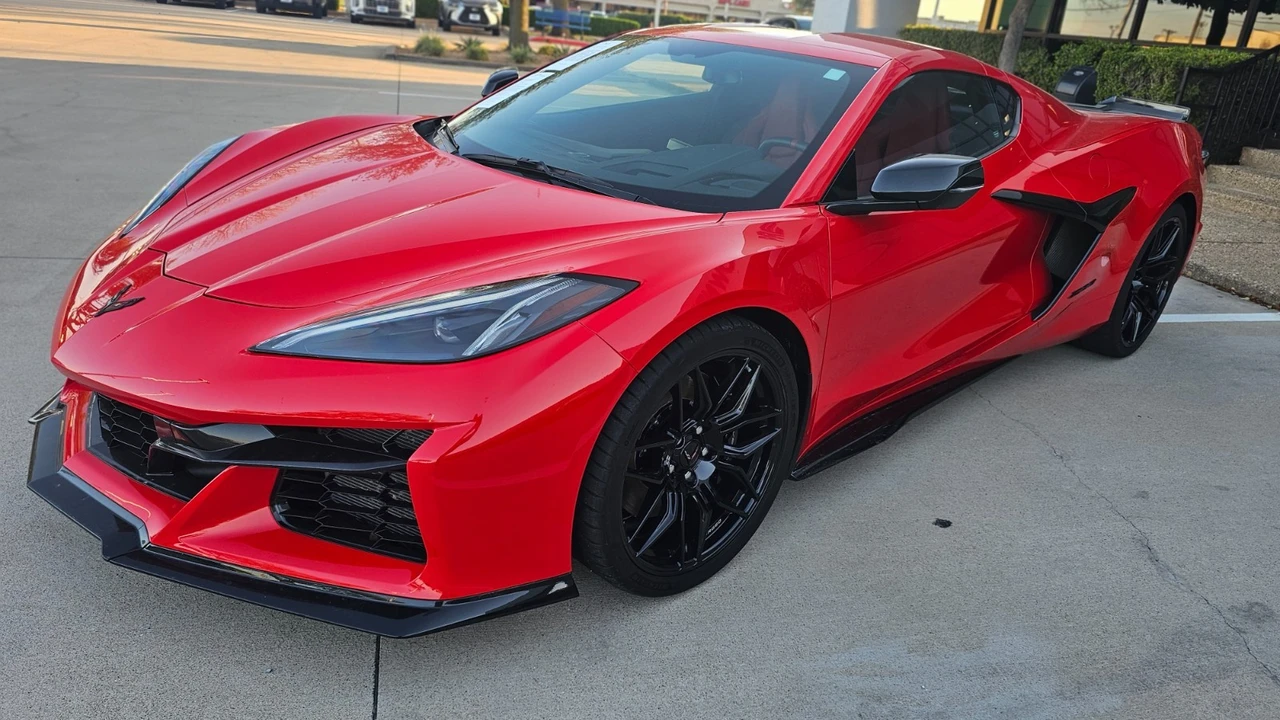 2023 Chevrolet Corvette C8 Z06 - Image 3 of 21