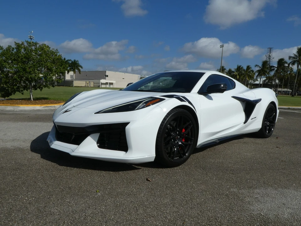 2023 Chevrolet Corvette C8 Z06 - Image 7 of 21