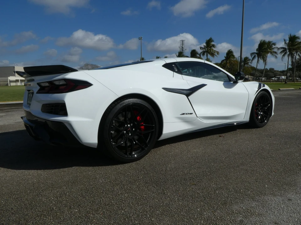 2023 Chevrolet Corvette C8 Z06 - Image 4 of 21