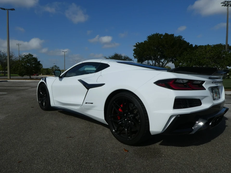2023 Chevrolet Corvette C8 Z06 - Image 9 of 21