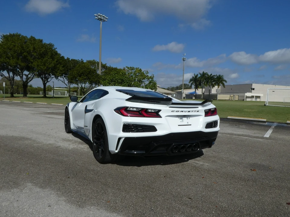 2023 Chevrolet Corvette C8 Z06 - Image 10 of 21