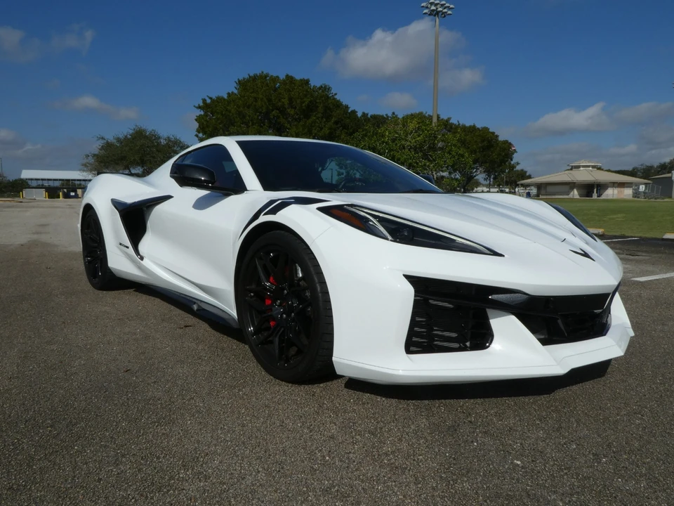2023 Chevrolet Corvette C8 Z06 - Image 5 of 21