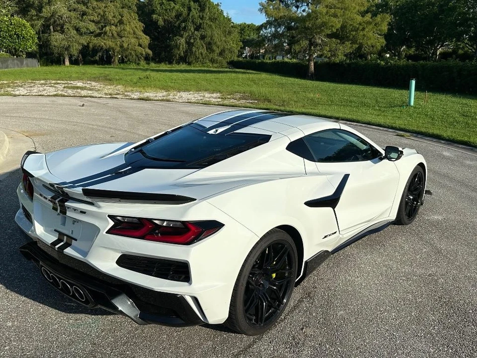 2023 Chevrolet Corvette C8 Z06 - Image 16 of 31