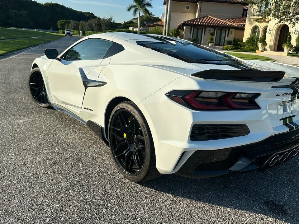 2023 Chevrolet Corvette C8 Z06 - Image 10 of 31