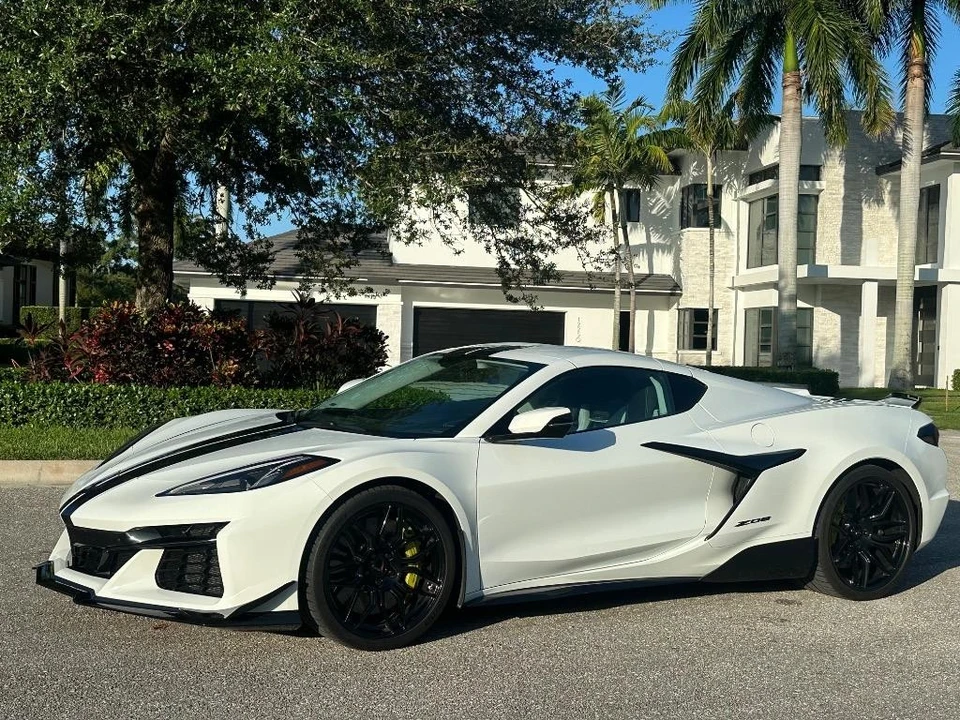 2023 Chevrolet Corvette C8 Z06 - Image 4 of 31