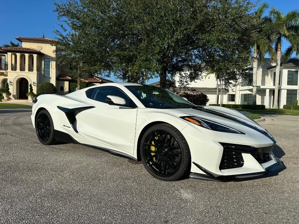 2023 Chevrolet Corvette C8 Z06 - Image 11 of 31