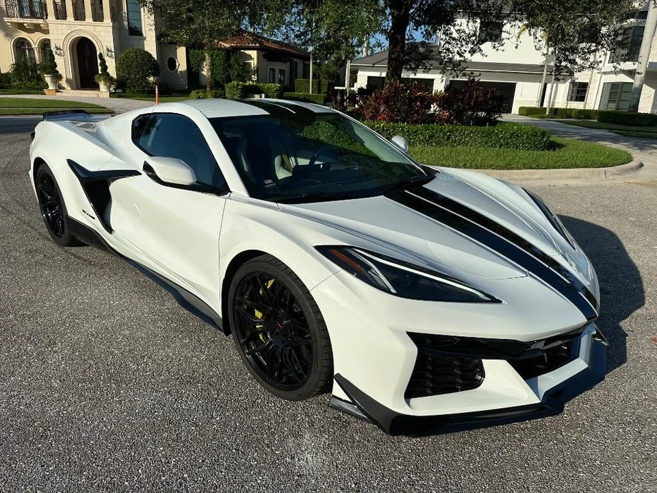 2023 Chevrolet Corvette C8 Z06 - Image 12 of 31