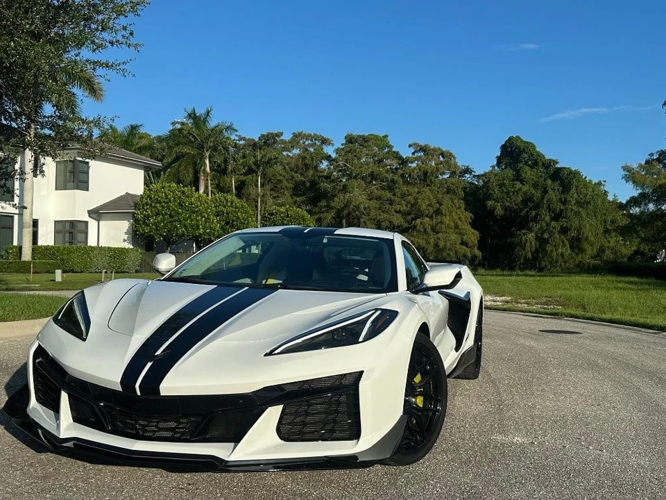2023 Chevrolet Corvette C8 Z06 - Image 3 of 31