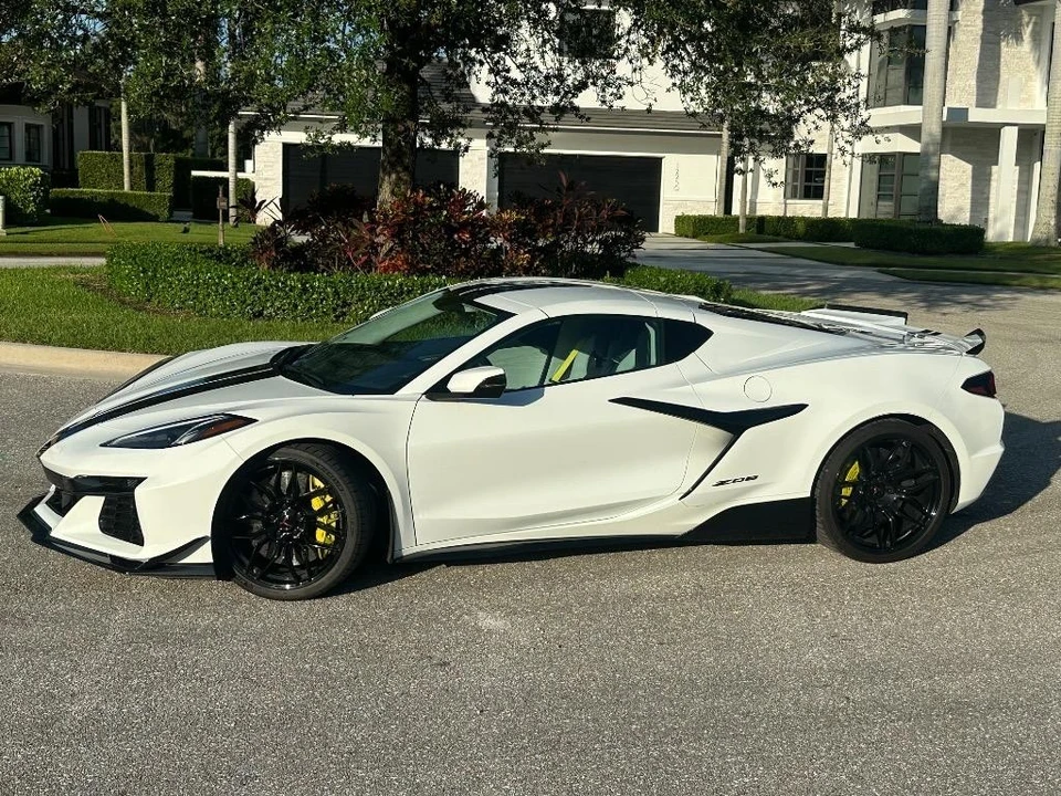 2023 Chevrolet Corvette C8 Z06 - Image 5 of 31