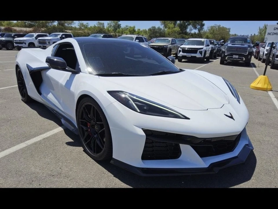 2023 Chevrolet Corvette C8 Z06 - Image 2 of 6