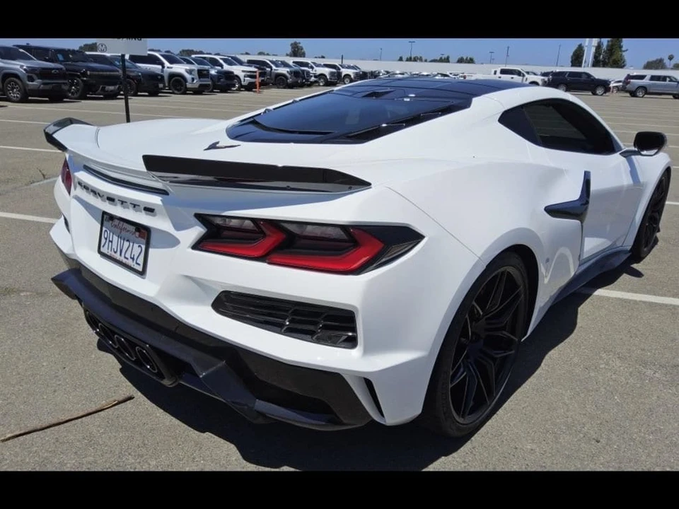 2023 Chevrolet Corvette C8 Z06 - Image 5 of 6