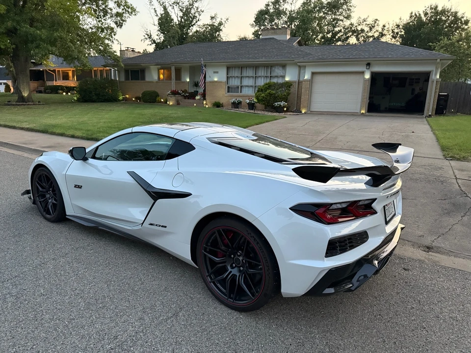 2023 Chevrolet Corvette C8 Z06 - Image 10 of 31