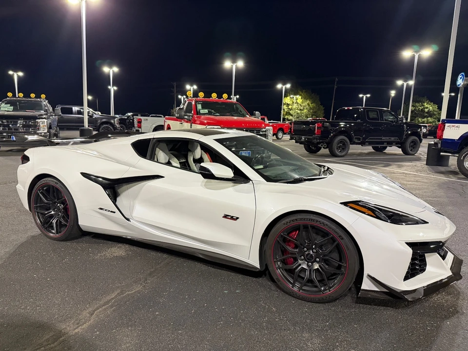 2023 Chevrolet Corvette C8 Z06 - Image 17 of 31