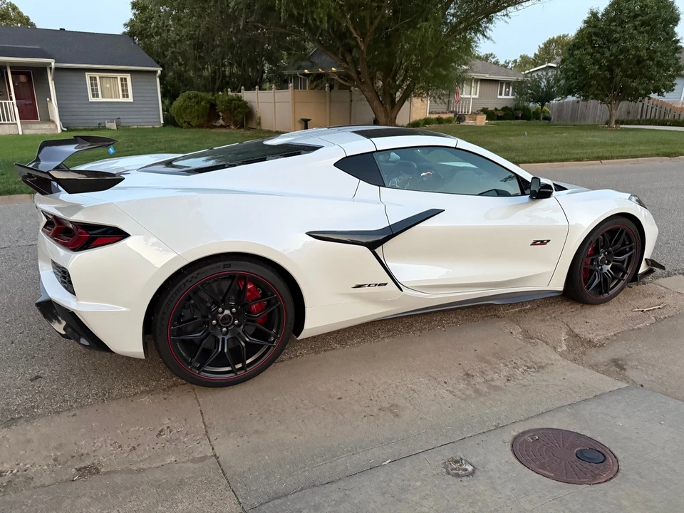 2023 Chevrolet Corvette C8 Z06 - Image 9 of 31