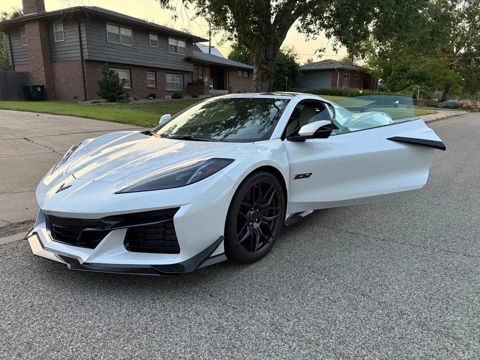 2023 Chevrolet Corvette C8 Z06 - Image 20 of 31