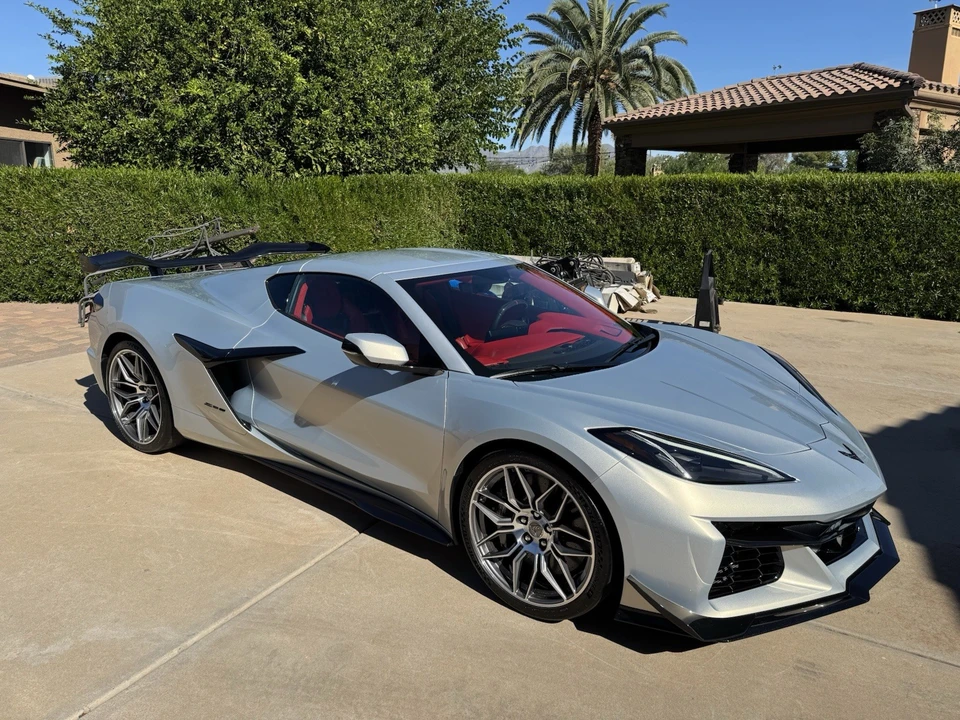 2023 Chevrolet Corvette C8 Z06 - Image 3 of 16