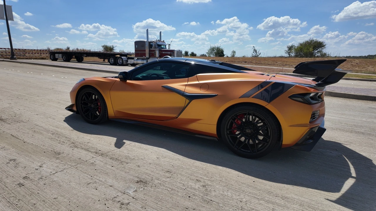 2023 Chevrolet Corvette C8 Z06 - Image 6 of 31
