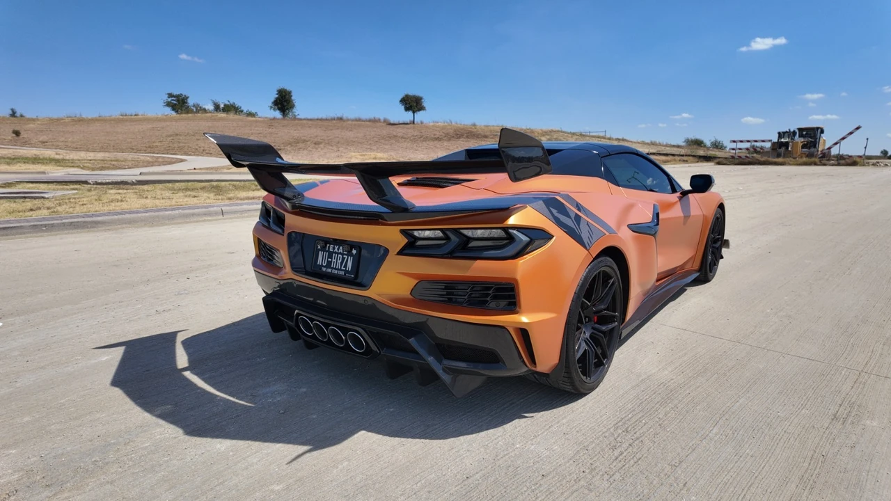 2023 Chevrolet Corvette C8 Z06 - Image 8 of 31