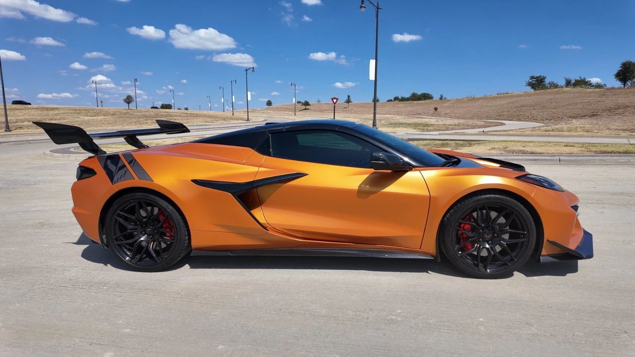 2023 Chevrolet Corvette C8 Z06 - Image 11 of 31