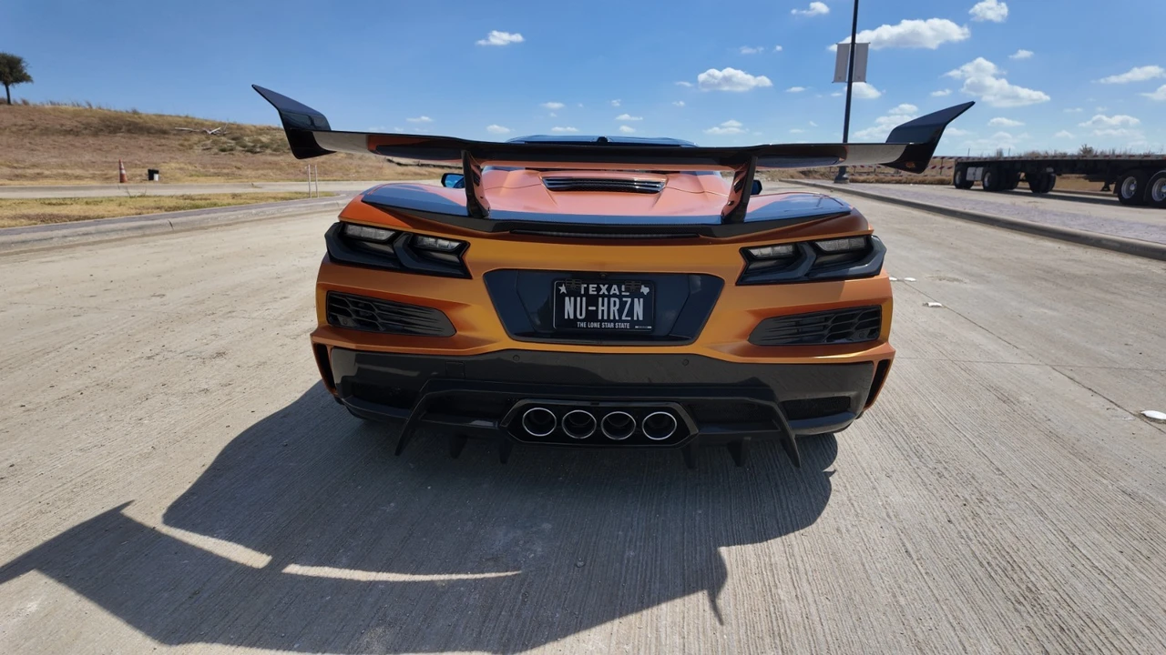 2023 Chevrolet Corvette C8 Z06 - Image 7 of 31