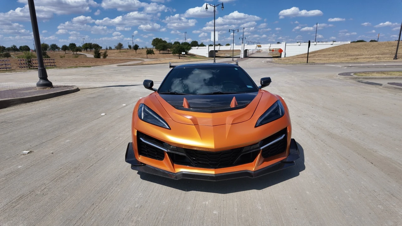 2023 Chevrolet Corvette C8 Z06 - Image 2 of 31