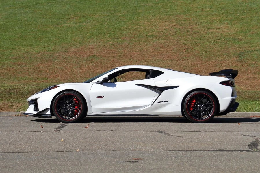 2023 Chevrolet Corvette C8 Z06 - Image 2 of 31